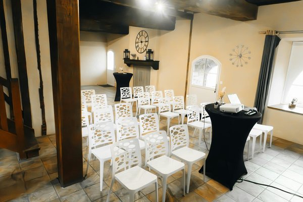 What Are Innovative Strategies for UK Hotels to Enhance Guest Loyalty?