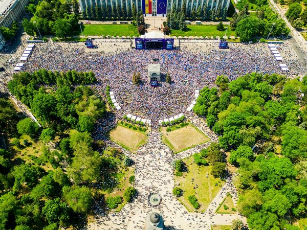 What Are the Best Practices for UK Event Planners to Integrate Virtual and Hybrid Events?